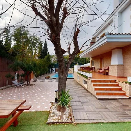 בקתה Paradisiac Villa In The City *