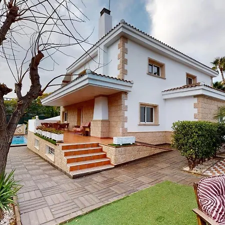 Paradisiac Villa In The City *