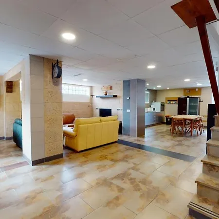 Paradisiac Villa In The City