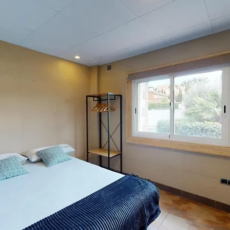 Paradisiac Villa In The City בקתה אליקאנטה