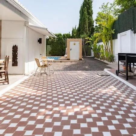 Paradisiac Villa In The City אליקאנטה