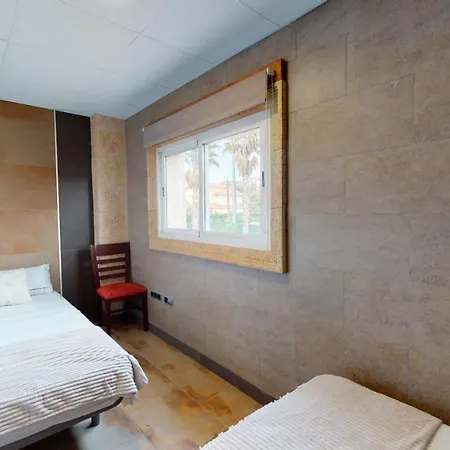 Paradisiac Villa In The City בקתה אליקאנטה