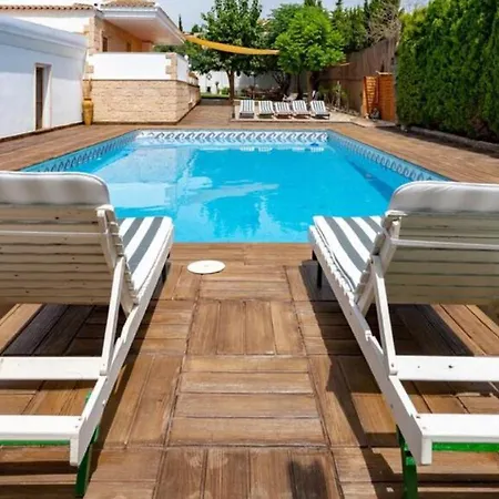 Paradisiac Villa In The City בקתה *