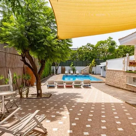 Paradisiac Villa In The City בקתה אליקאנטה