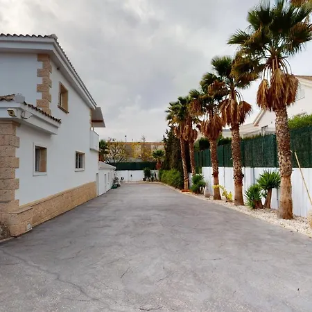 Paradisiac Villa In The City בקתה אליקאנטה